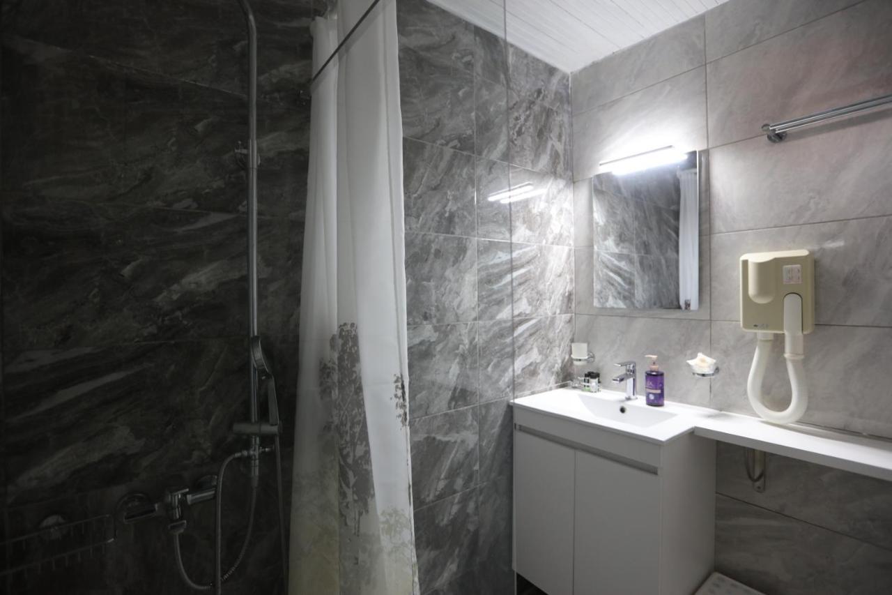 Bella Vista Apartment Batsi  Ngoại thất bức ảnh