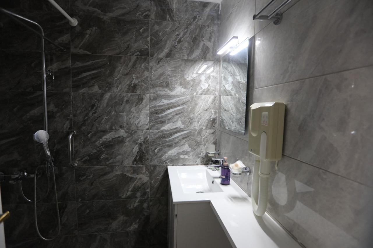 Bella Vista Apartment Batsi  Ngoại thất bức ảnh